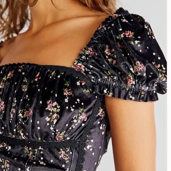 NWOT Free People Louis Velvet Floral Top. Size Medium - Picture 3 of 7